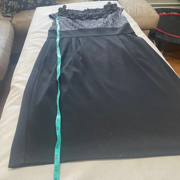 London Times Ruffle-Neck Cap-Sleeve Gray/Black Floral-Top Sheath Dress - Picture 6 of 11